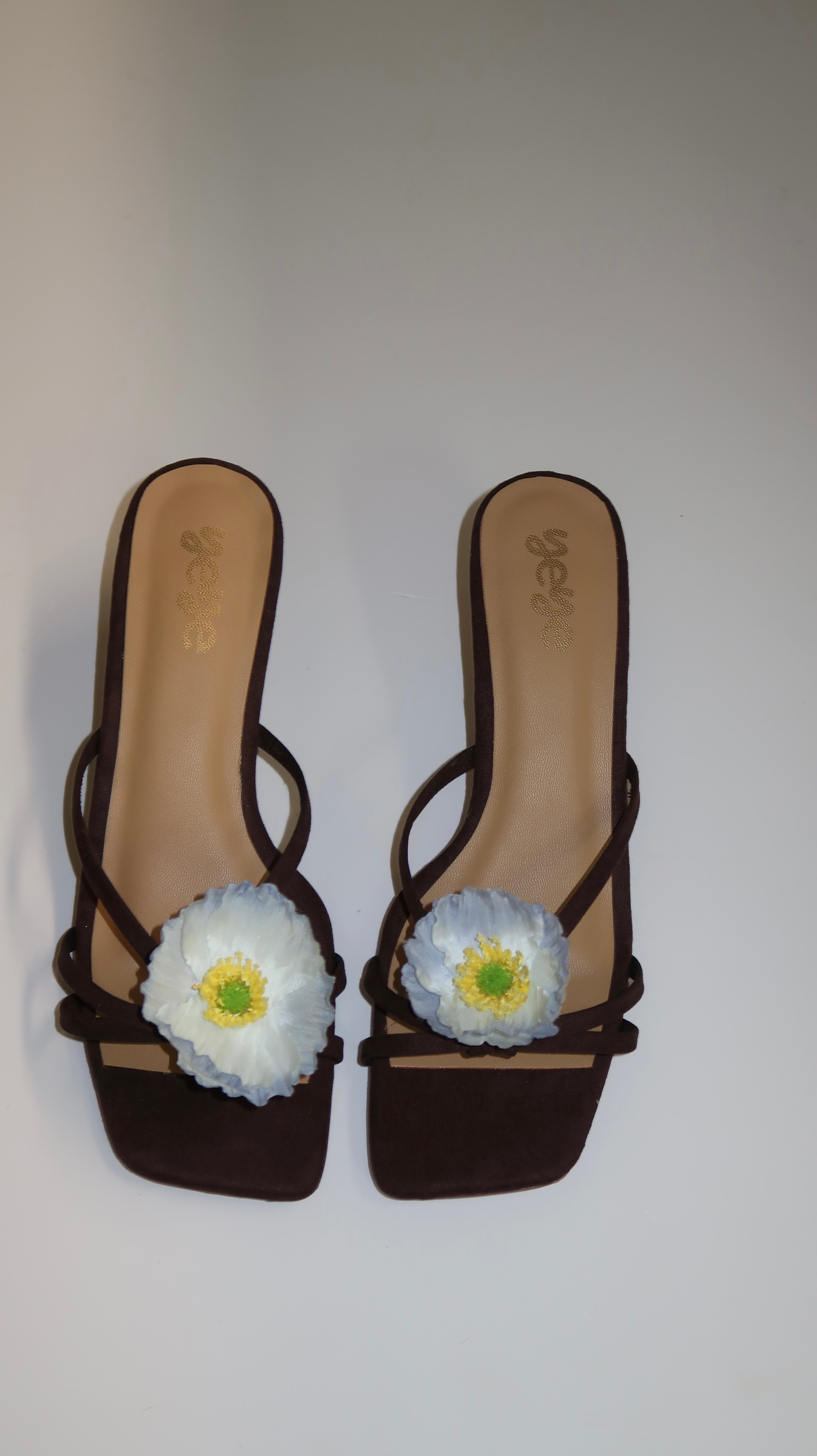 Blue windflower - Kitten Heel