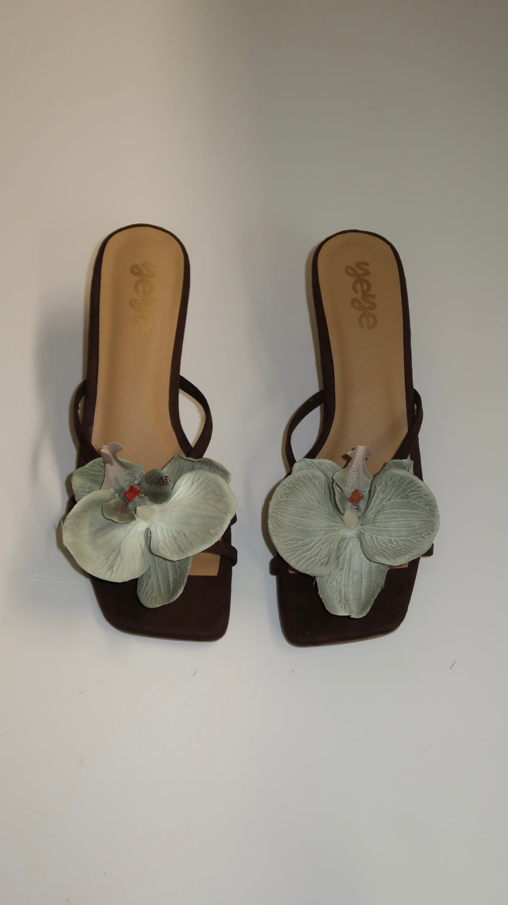 Mint Orchids Kitten Heel