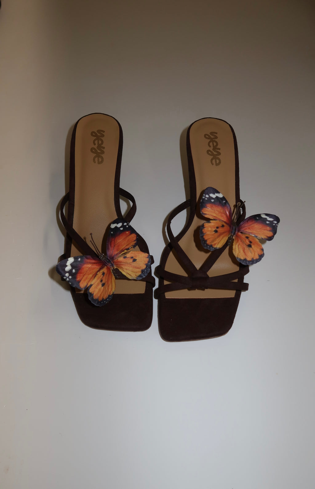 Monarca Kitten Heels