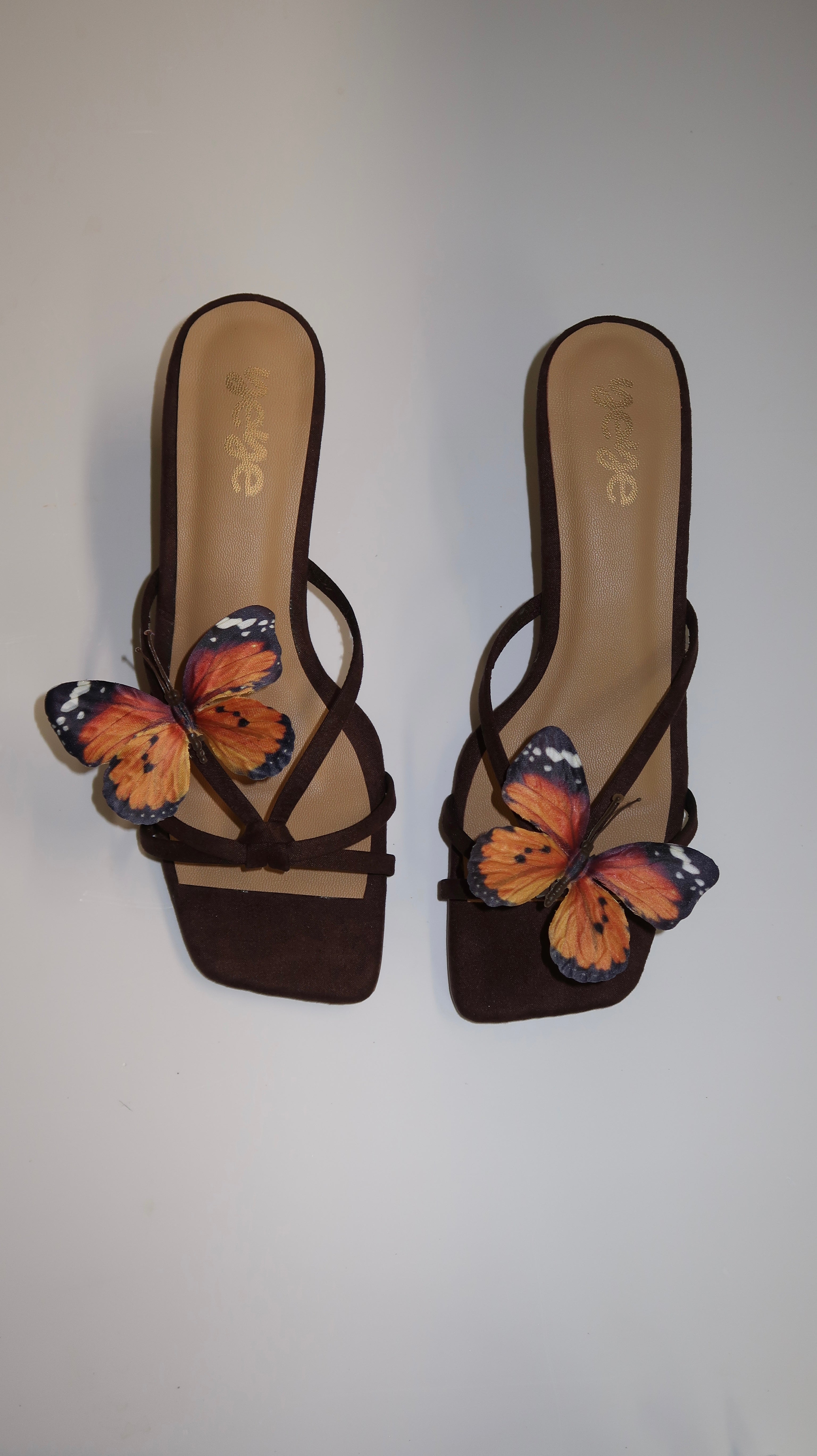 Monarca Kitten Heels