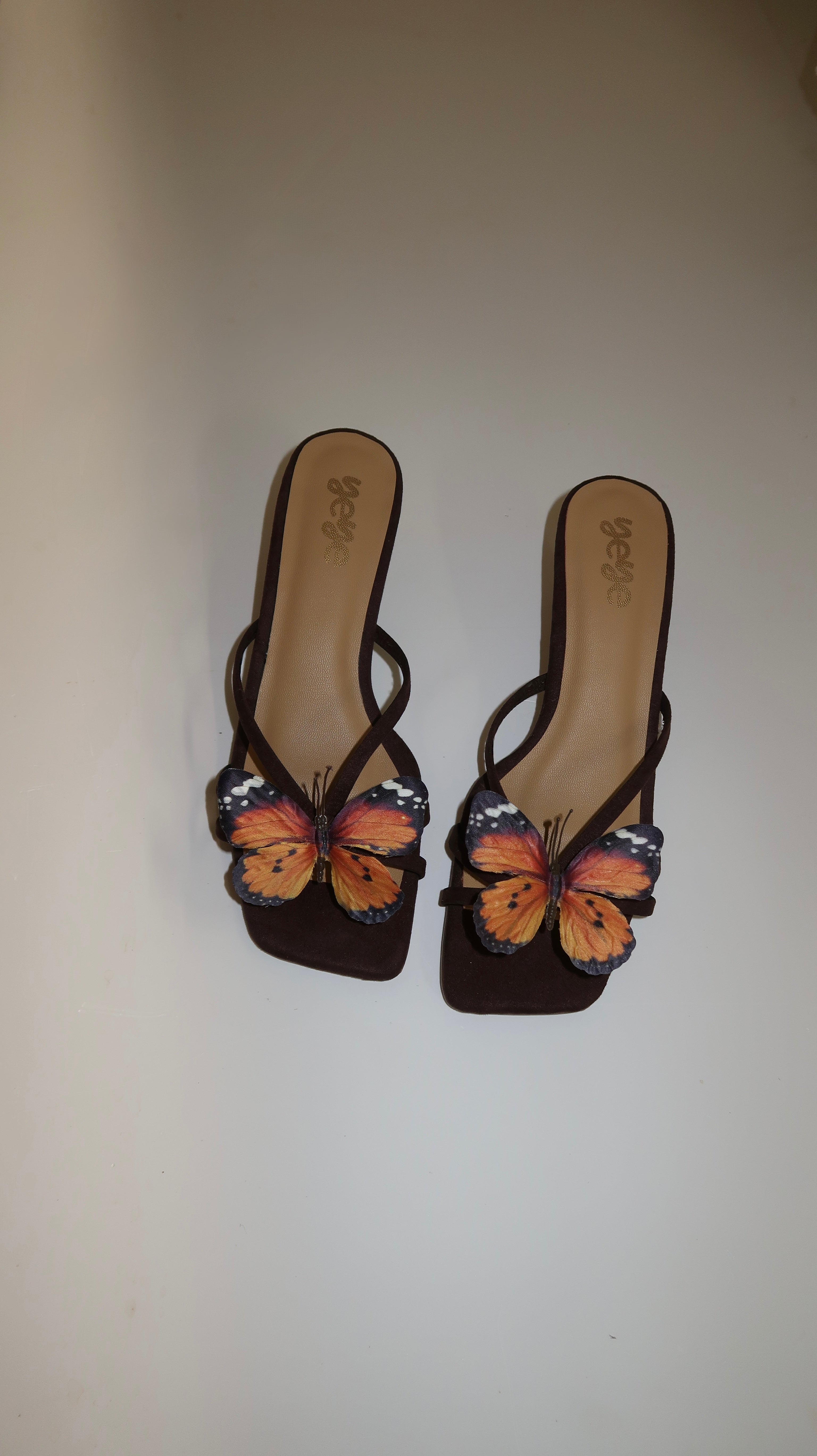 Monarca Kitten Heels