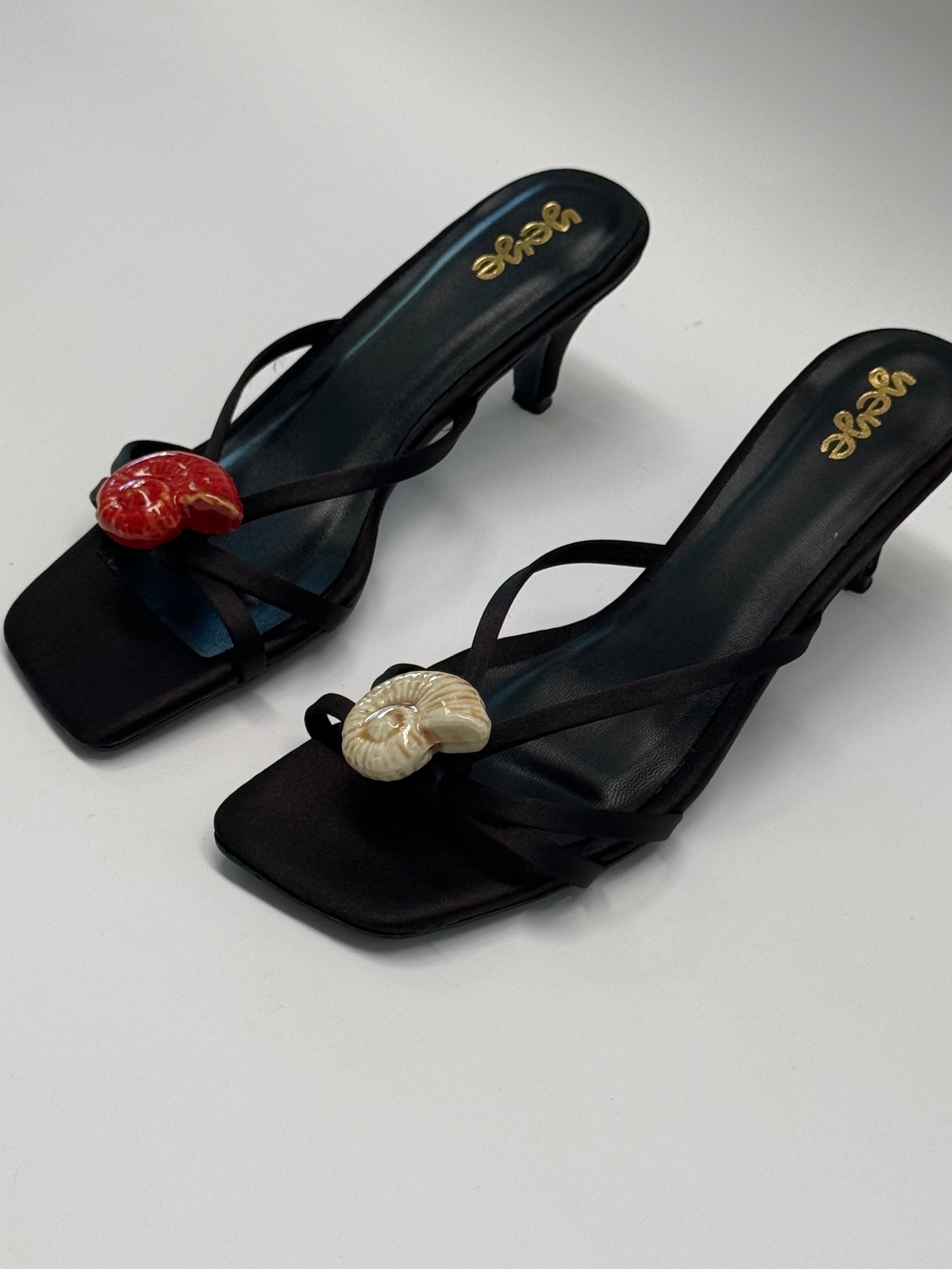 Caracola Heels