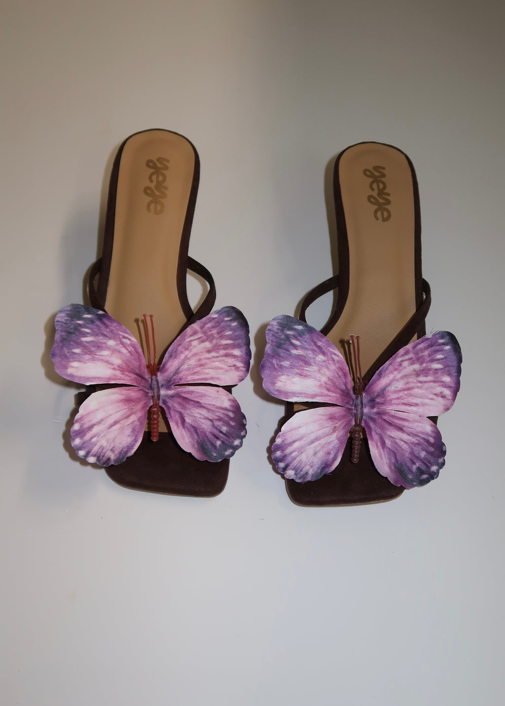 Violet Strike kitten heels